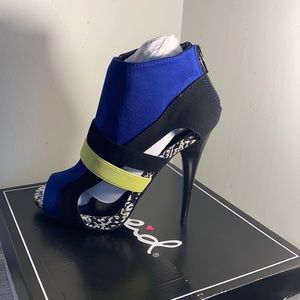 New Royal blue high heel shoes